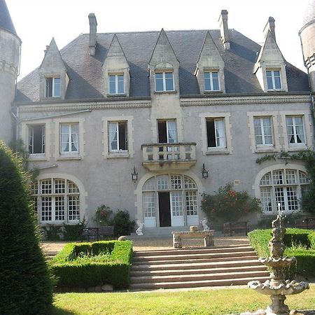 Chateau De Montbrun Hotel Saint-Michel-Chef-Chef Exterior photo